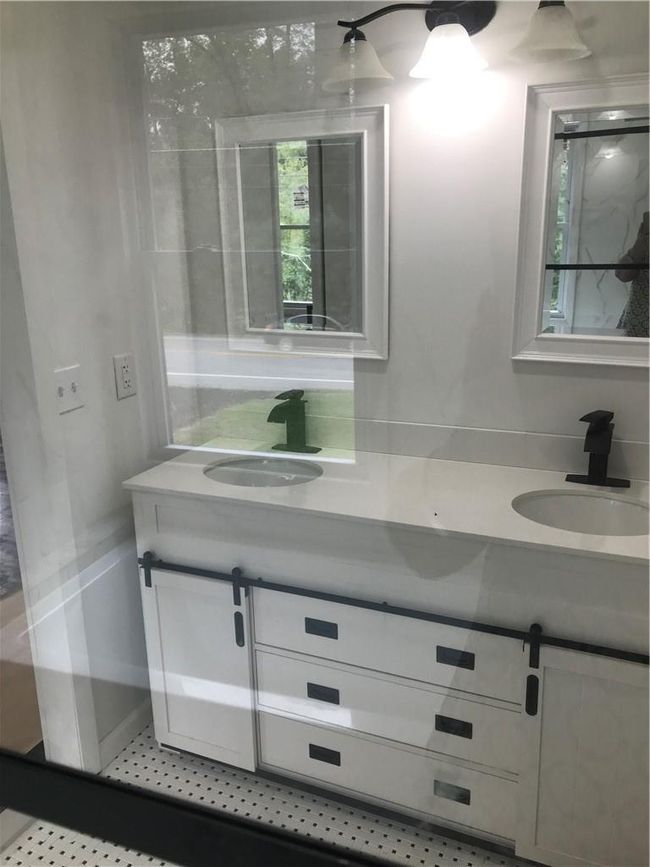 Bathroom with vanity | Image 16