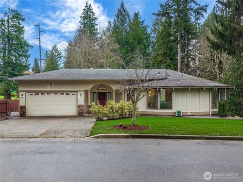 20709 Ne 79th St, Redmond, WA, 98053-7516 | Card Image
