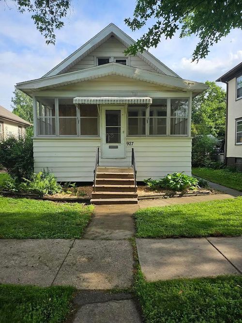 927 James Ave, Saint Paul, MN, 55102-3329 | Card Image