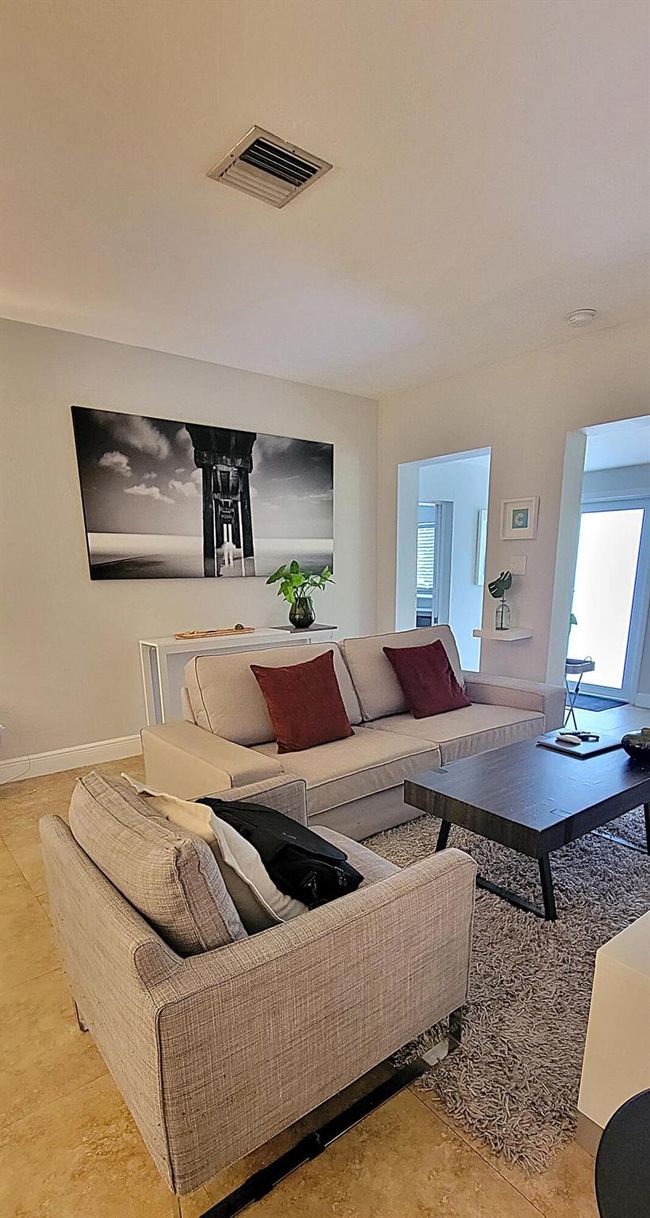 1401 Ne 17 Th Way, House other with 3 bedrooms, 2 bathrooms and null parking in Fort Lauderdale FL | Image 9
