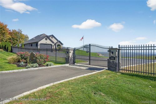 1582 Route 9w, Marlboro, NY, 12542-5407 | Card Image