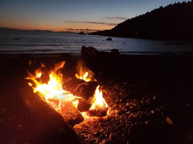 304 Esplanade Rd, House other with 3 bedrooms, 2 bathrooms and null parking in Gibsons BC | Image 39