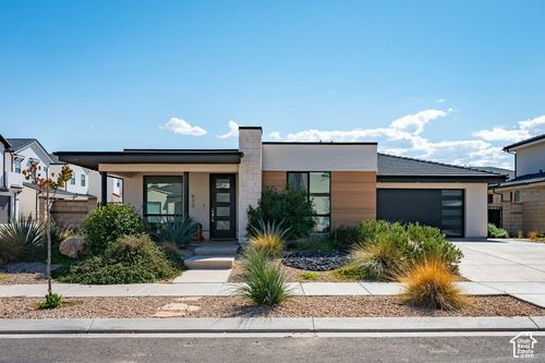 633 W Emerald Point Dr, St George, UT, 84790-2702 | Card Image