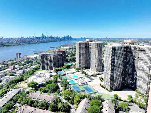 apt-2116-200 Winston Dr, Cliffside Park, NJ, 07010-3226 | Card Image