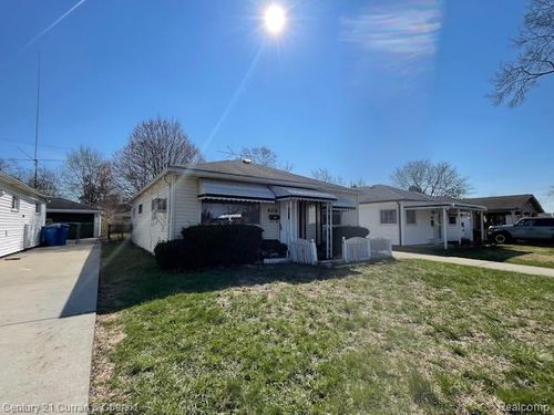 6564 N Waverly St, Dearborn Heights, MI, 48127-2208 | Card Image