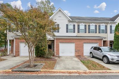 GARAGE & DRIVEWAY | Image 1