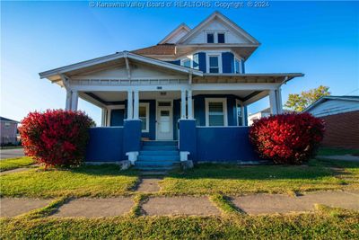 2902 Virginia Avenue, House other with 5 bedrooms, 2 bathrooms and null parking in Hurricane WV | Image 1