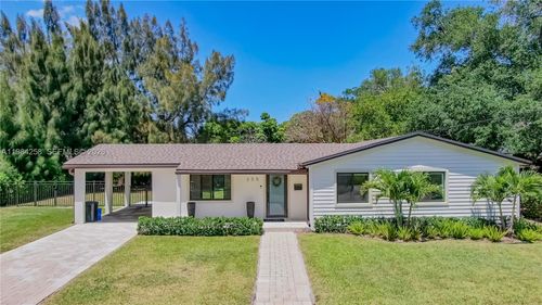 255 Grant Dr, Coral Gables, FL, 33133-5631 | Card Image