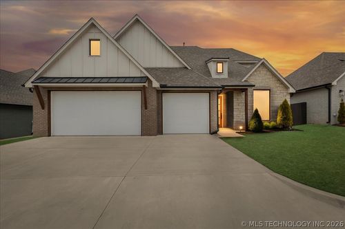 10209 E 121st Pl S, Bixby, OK, 74008-5820 | Card Image