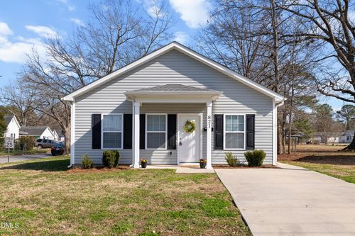 821 S 5th St, Smithfield, NC, 27577-4362 | Card Image