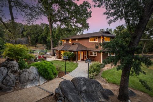 7705 Logan Ln, Penryn, CA, 95663-9405 | Card Image