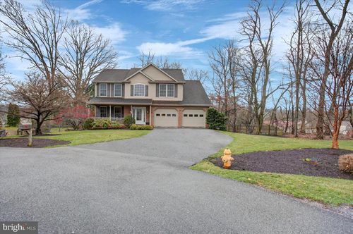 312 Chestnut Cir, SHIPPENSBURG, PA, 17257-9492 | Card Image