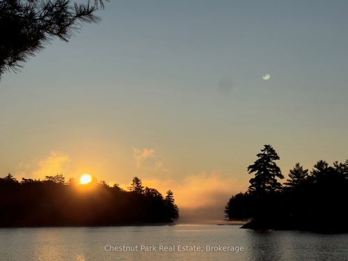 10 Island 21kl, Muskoka, ON, P0E1G0 | Card Image