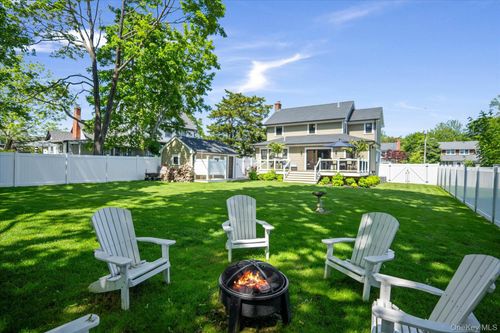 619 Bailey Ave, Greenport, NY, 11944-1208 | Card Image