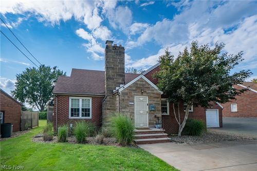 217 Whipple Avenue Nw, Canton, OH, 44708 | Card Image