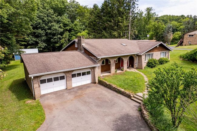 483 Twin Lakes Road, House other with 3 bedrooms, 2 bathrooms and 4 parking in Unity Twp PA | Image 4