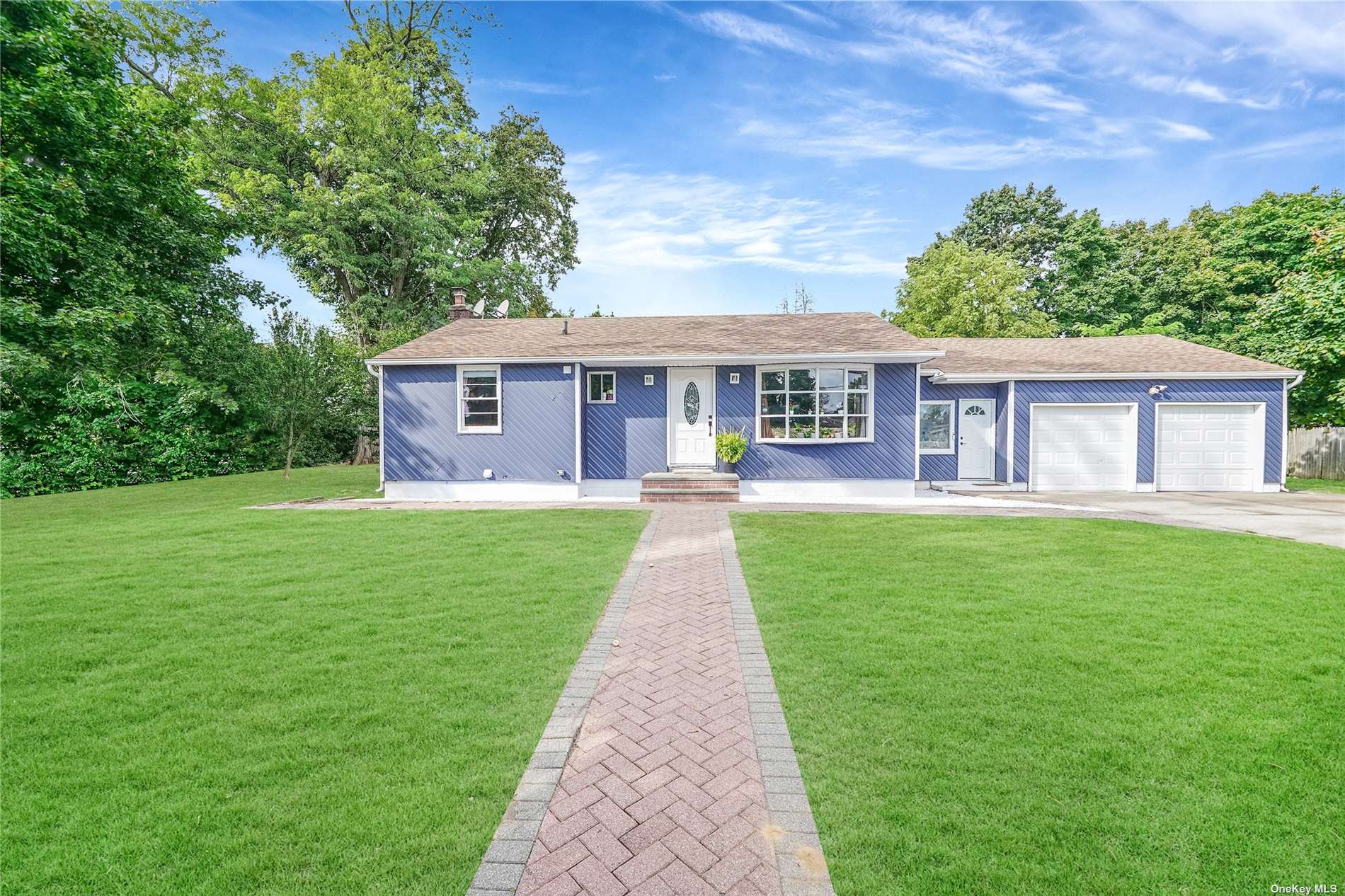 Jackson Ave, Brentwood, NY 11717