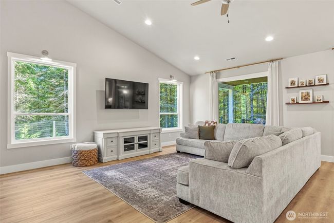 305 Thimbleberry Dr, House other with 3 bedrooms, 2 bathrooms and 2 parking in Castle Rock WA | Image 8