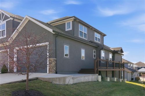 12344 S Sagebrush Dr, Olathe, KS, 66061-6637 | Card Image