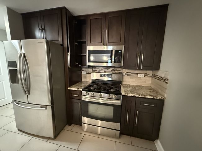 UNIT-102 - 774 Gary Ave, Condo with 2 bedrooms, 2 bathrooms and 2 parking in Carol Stream IL | Image 7