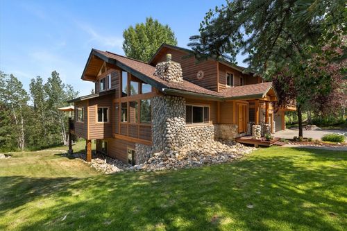 2020 Bear Dr, Steamboat Springs, CO, 80487-2080 | Card Image