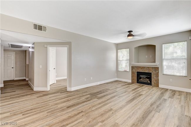 UNIT-1341 - 10001 Peace Way, Condo with 3 bedrooms, 2 bathrooms and null parking in Las Vegas NV | Image 10