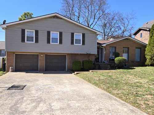 110 Camino Cir, Hendersonville, TN, 37075-3910 | Card Image