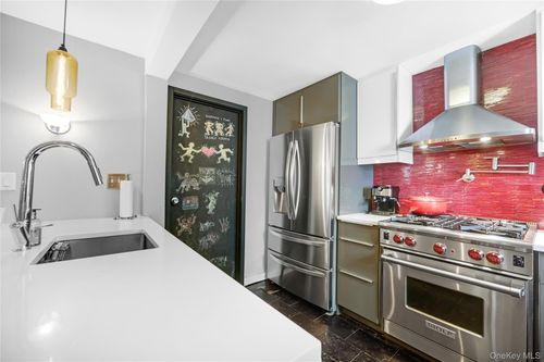 2253 Edsall Ave, Bronx, NY, 10463-6202 | Card Image