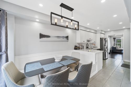 24 Metro Cres, Brampton, ON, L7A4P1 | Card Image