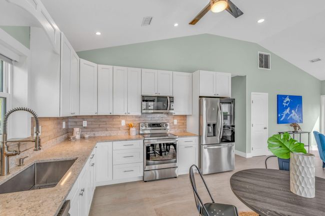 Kitchen | Image 12