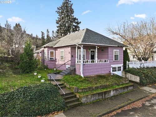 108 E 13th St, The Dalles, OR, 97058-2004 | Card Image