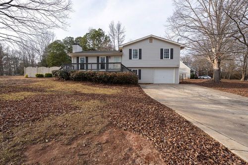 55 Clingstone Cir, Newnan, GA, 30265-1765 | Card Image