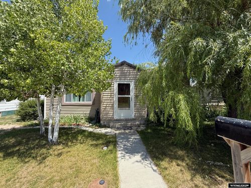 84 12th St, Wheatland, WY, 82201-3430 | Card Image