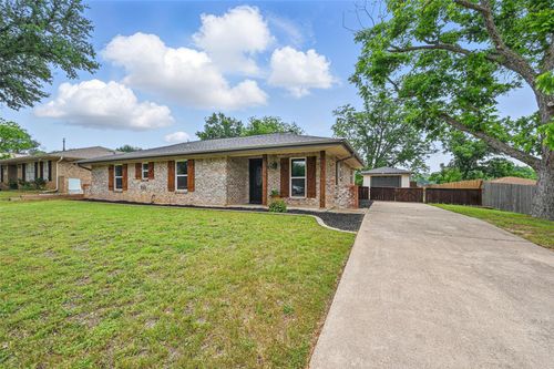 1632 Pecan Park Dr, Arlington, TX, 76012-3030 | Card Image