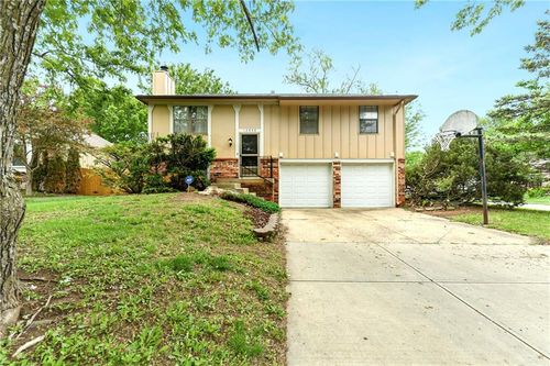 12939 S Raintree Dr, Olathe, KS, 66062-1311 | Card Image