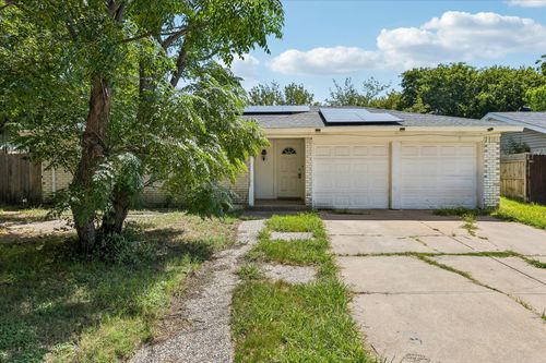 716 Heathcliff Dr, Everman, TX, 76140-2910 | Card Image