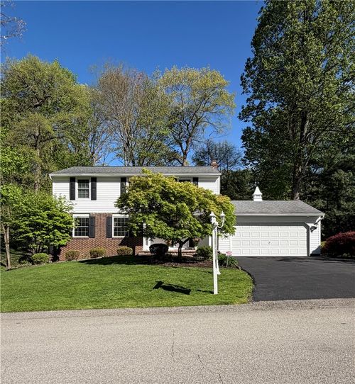 52 Greenview Dr, Jeannette, PA, 15644-9675 | Card Image