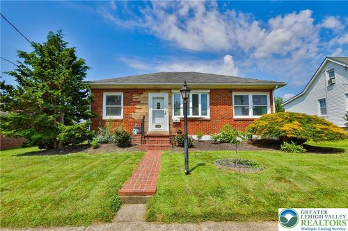 1212 New Jersey Ave, HELLERTOWN, PA, 18055-1436 | Card Image
