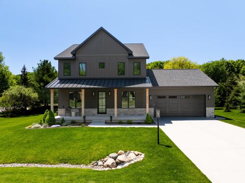 9336 E Summerfield Dr, Traverse City, MI, 49684-7538 | Card Image