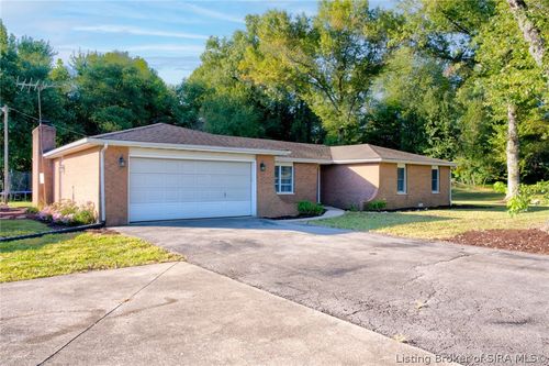 914 Henryville Bluelick Rd, Henryville, IN, 47126-8573 | Card Image