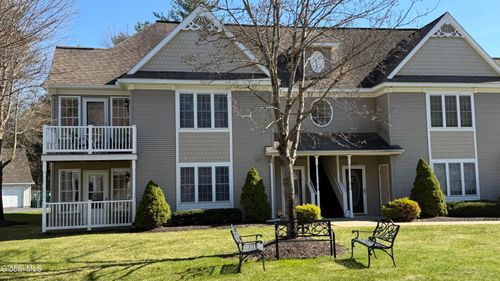 407 Mallards Pond Ln, Schenectady, NY, 12303-5373 | Card Image