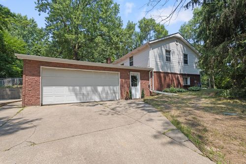 9832 Stadium Dr, Kalamazoo, MI, 49009-7941 | Card Image