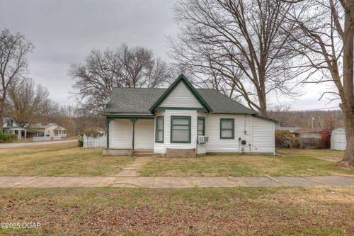 303 Ottawa St, Seneca, MO, 64865-9493 | Card Image
