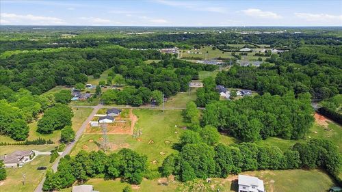 230 Wedgewood Rd, Inman, SC, 29349-9432 | Card Image