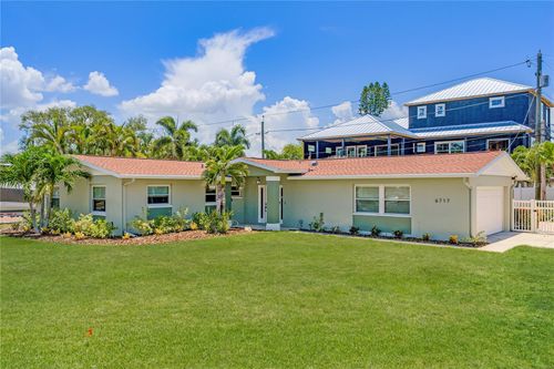 6717 Cardinal Dr S, St Petersburg, FL, 33707-3803 | Card Image
