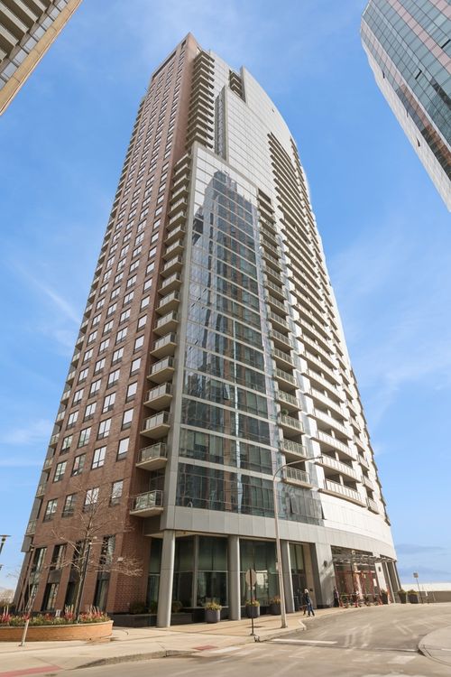 unit-402-450 E Waterside Dr, Chicago, IL, 60601-4705 | Card Image