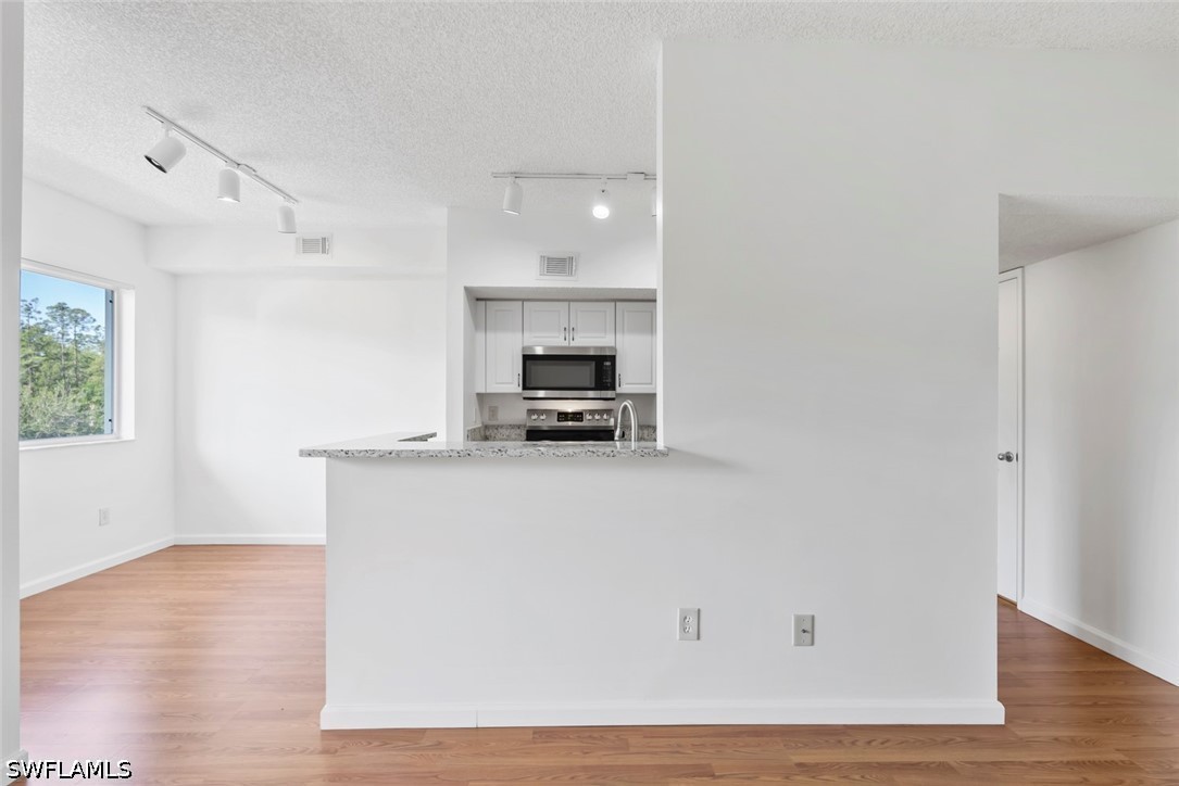Residential Lease in Naples 3