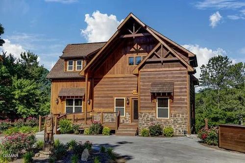1340 Parkview Vista Way, Pigeon Forge, TN, 37863-2505 | Card Image