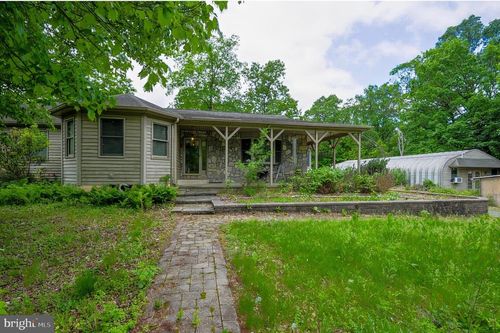 210 Stone Rd, BARTO, PA, 19504-9332 | Card Image
