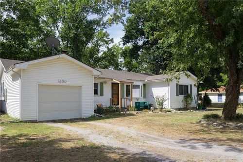 4100 Main Street, Parsons, KS, 67357 | Card Image